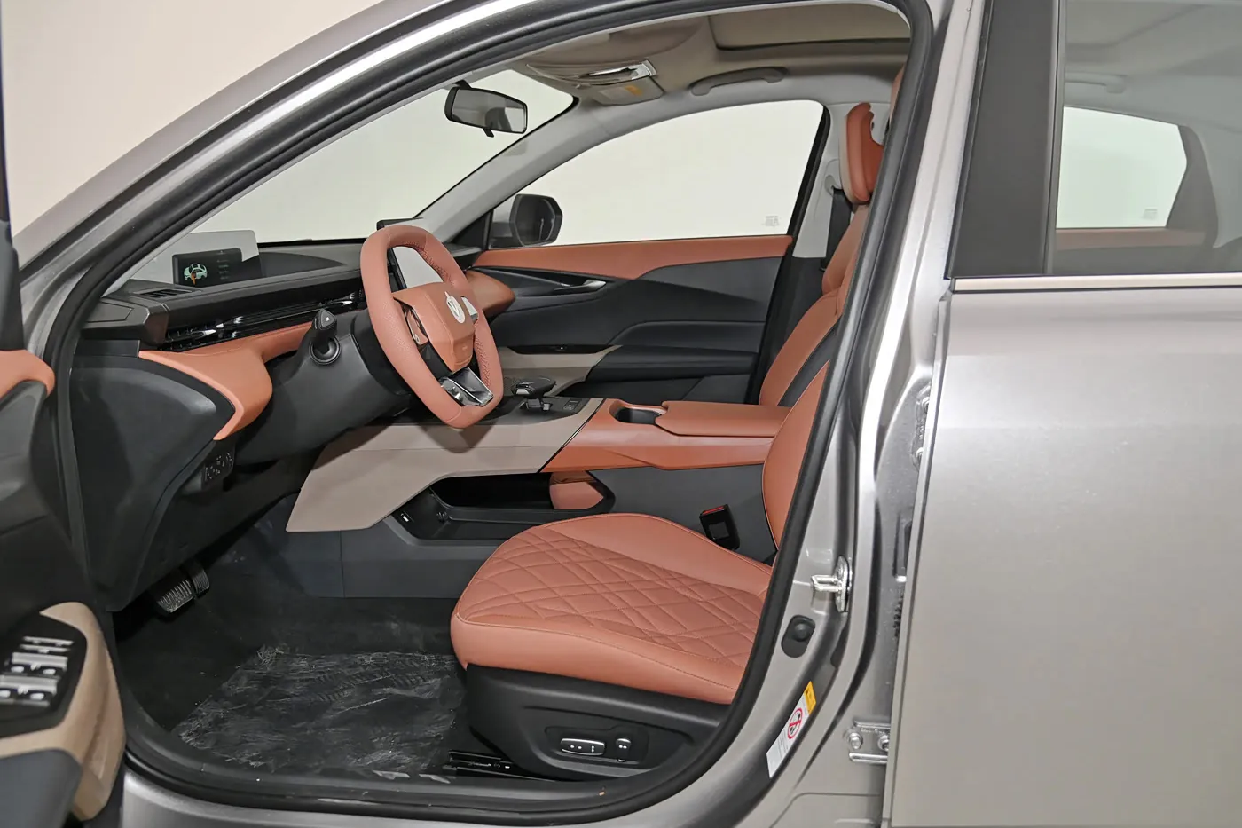 2024 Changan EADO — front seats, compact sedan for export